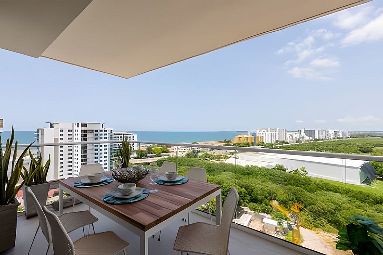 Luxury 2BR Jacuzzi Sea View 14th Floor
