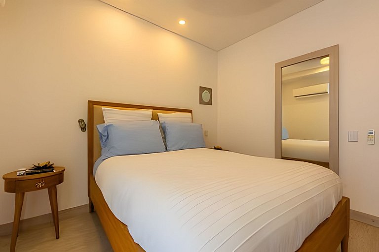 Luxury 2BR Jacuzzi Sea View 14th Floor