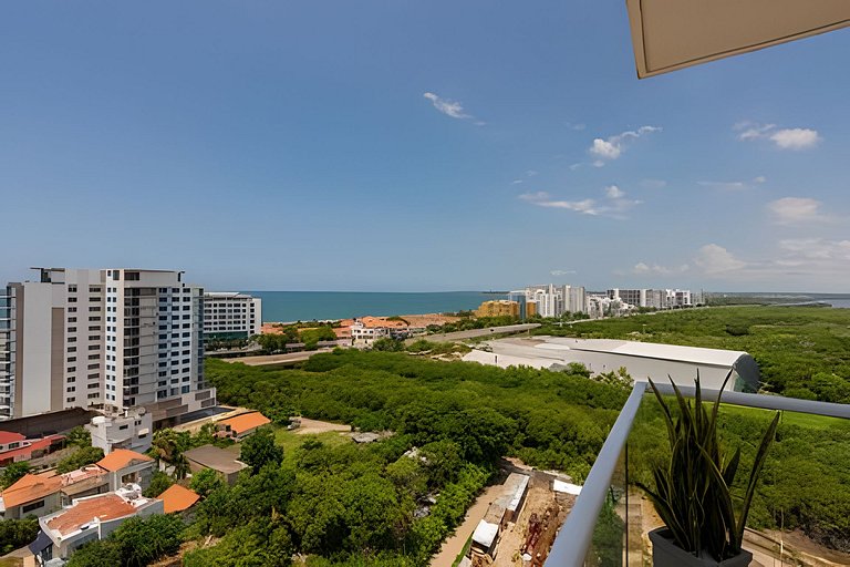 Luxury 2BR Jacuzzi Sea View 14th Floor