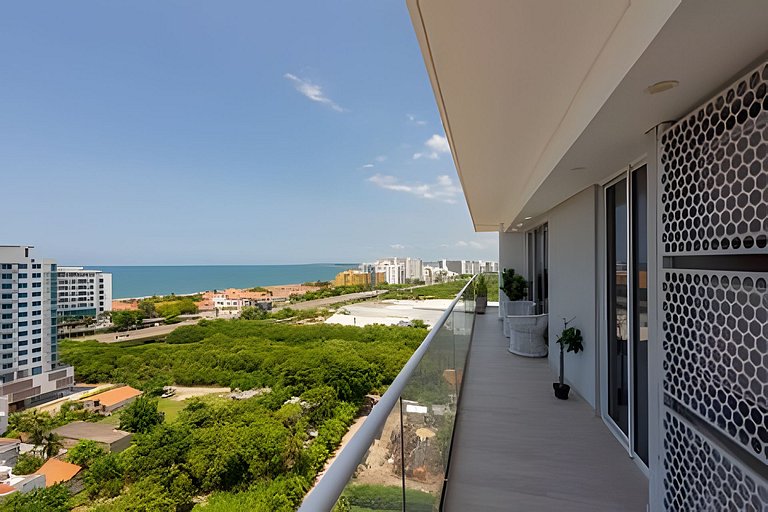 Luxury 2BR Jacuzzi Sea View 14th Floor