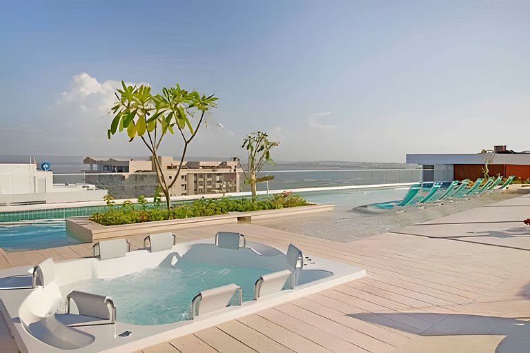 Luxury 2BR Jacuzzi Sea View 14th Floor