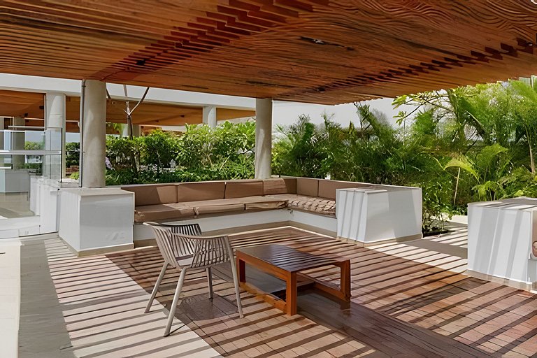 Luxury 2BR Jacuzzi Sea View 14th Floor