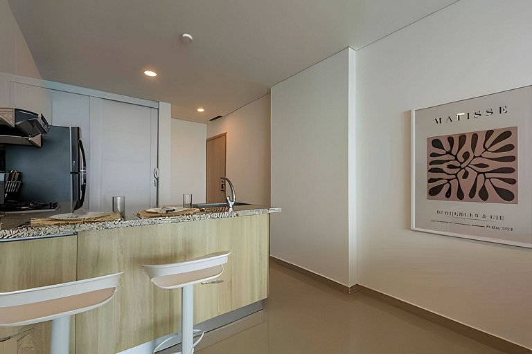 Modern 2BR next to the Walled City+Oceanside View