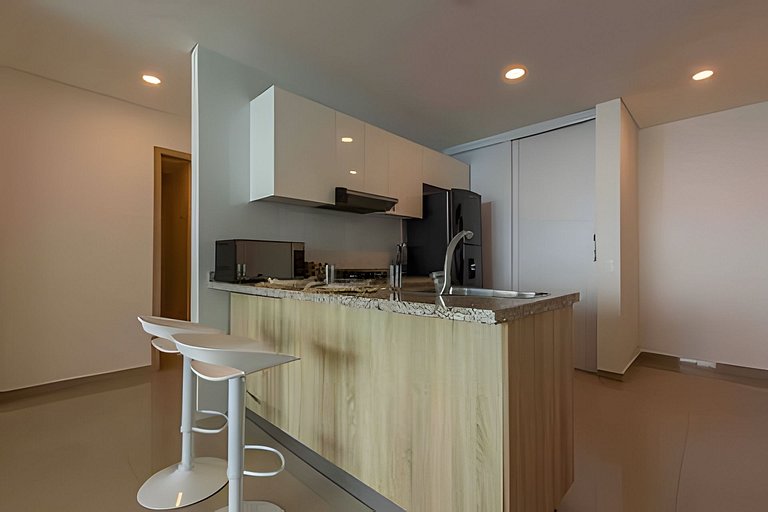 Modern 2BR next to the Walled City+Oceanside View