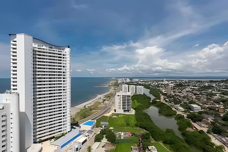 Modern 2BR next to the Walled City+Oceanside View