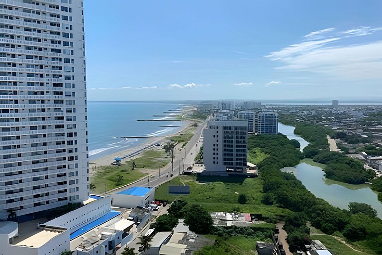 Modern 2BR next to the Walled City+Oceanside View