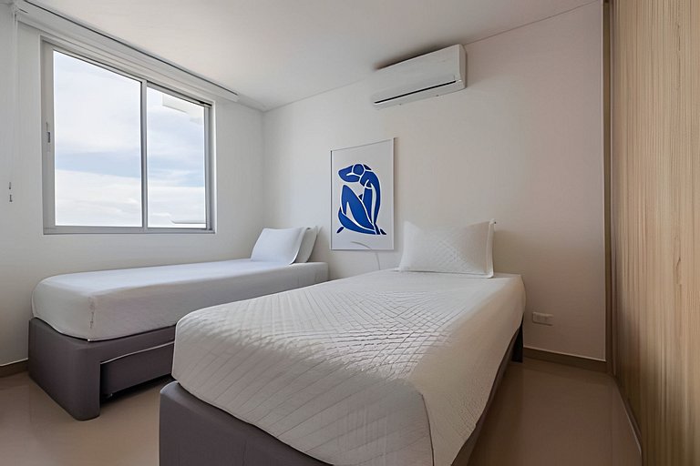 Modern 2BR next to the Walled City+Oceanside View