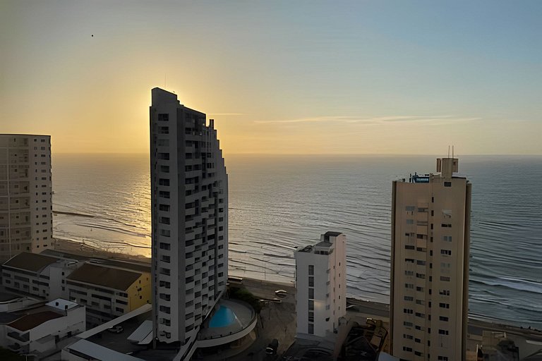 Modern 2BR next to the Walled City+Oceanside View