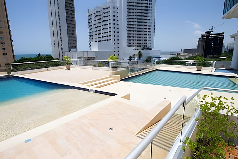 Modern 2BR next to the Walled City+Oceanside View