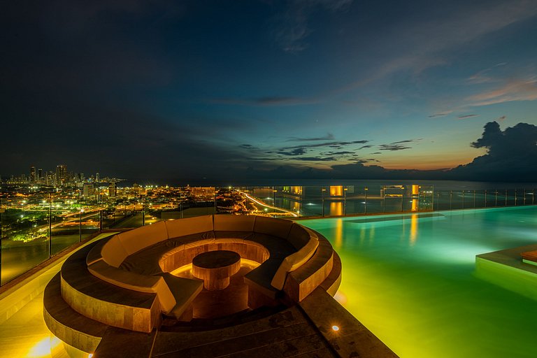 Oceanview 20th Fl/Rooftop Pool/Gym/Historic Center