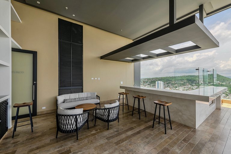 Oceanview 20th Fl/Rooftop Pool/Gym/Historic Center