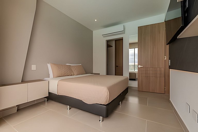 Luxurious Brand New/ Oasis Laguna Cristalina 2BR