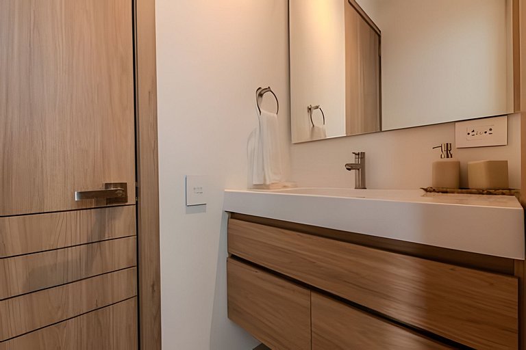 Luxurious Brand New/ Oasis Laguna Cristalina 2BR