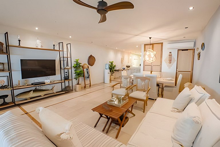 Modern Beachfront House | Cook & Daily Cleaning