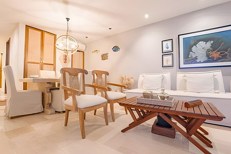 Modern Beachfront House | Cook & Daily Cleaning