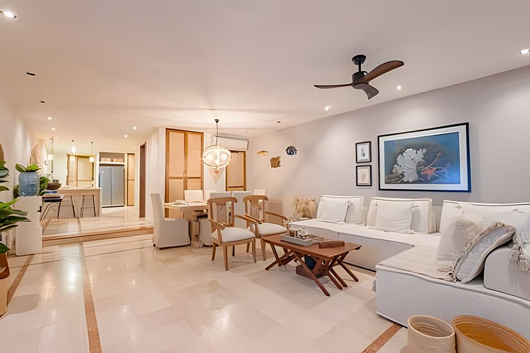 Modern Beachfront House | Cook & Daily Cleaning