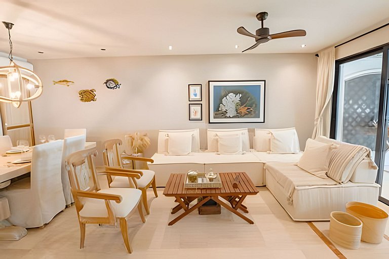 Modern Beachfront House | Cook & Daily Cleaning
