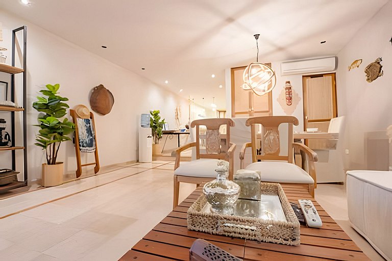 Modern Beachfront House | Cook & Daily Cleaning