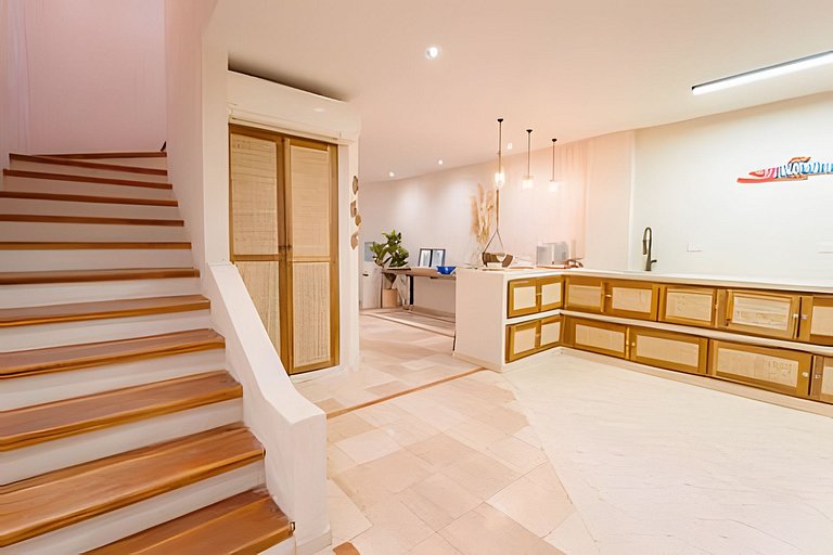 Modern Beachfront House | Cook & Daily Cleaning