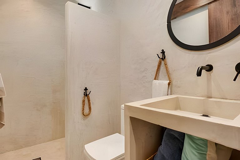 Modern Beachfront House | Cook & Daily Cleaning