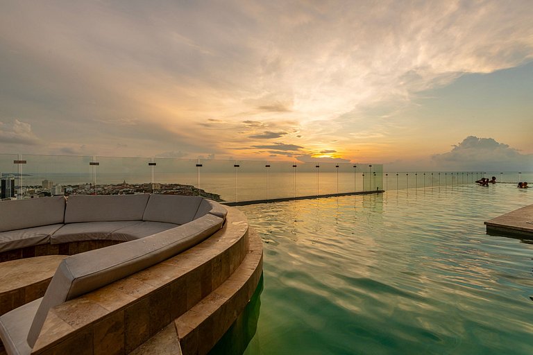 Oceanview 20th Fl/Rooftop Pool/Gym/Historic Center