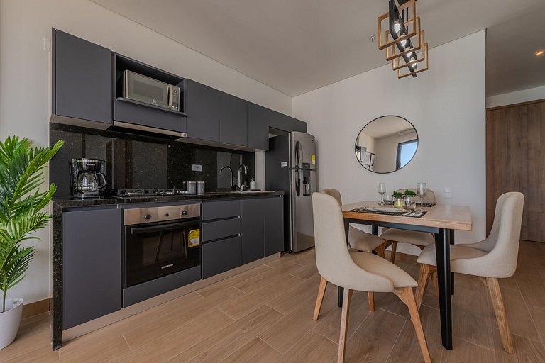 Lujoso y NUEVO con Vista al Mar y Centro Histórico