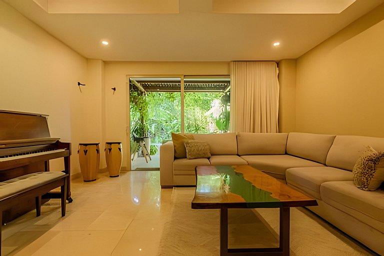 Colonial Elegance in Historic Center /Pool