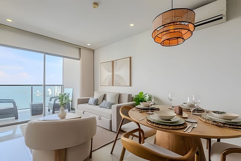 Stunning apartment with bay view 3207