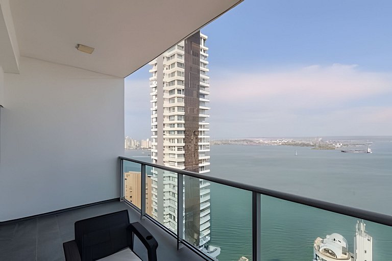 Stunning apartment with bay view 3207