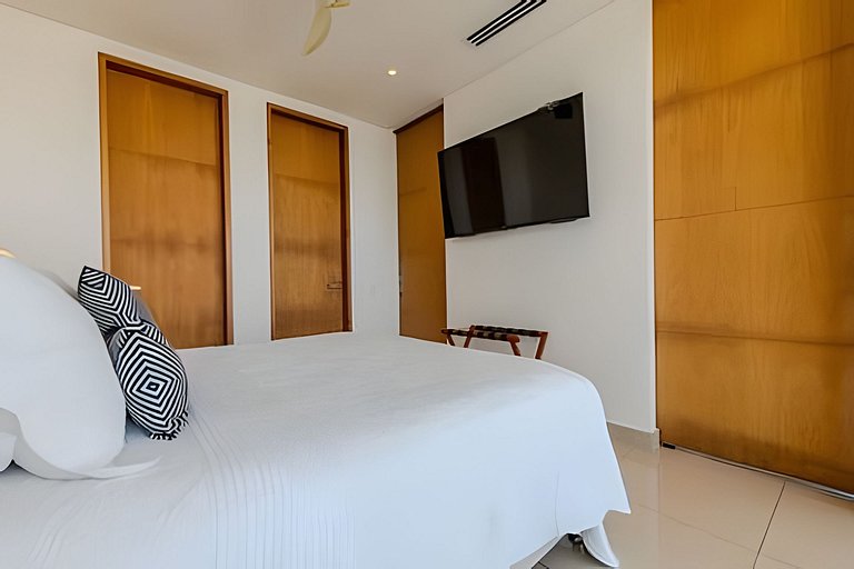 Luxury H2/ Piso 19/ Sea Bay View & Historic Center