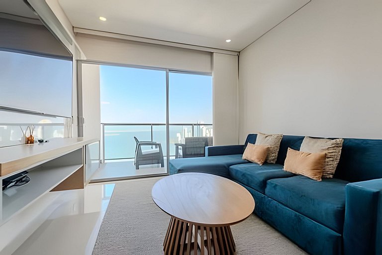 Experience luxury in Bocagrande with a bay view on the 33rd