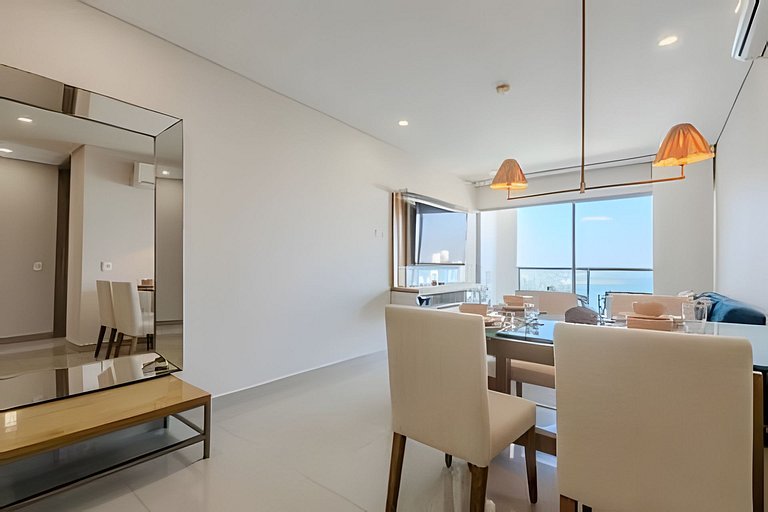 Experience luxury in Bocagrande with a bay view on the 33rd