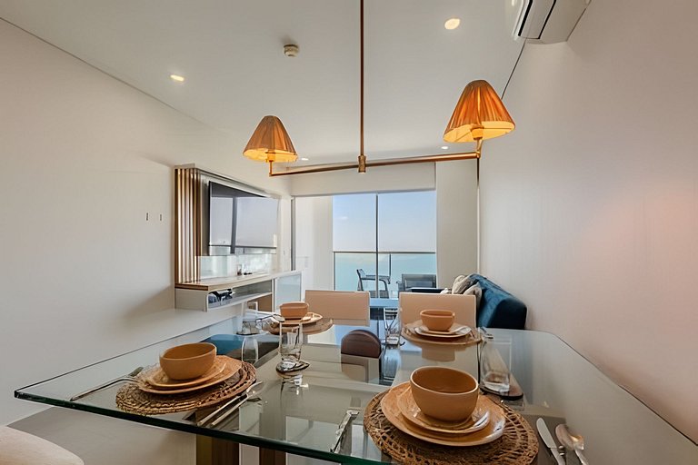 Experience luxury in Bocagrande with a bay view on the 33rd