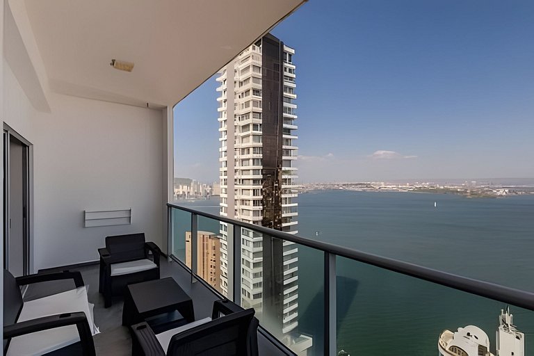 Estrena lujo en Bocagrande, vista a Bahia piso 33