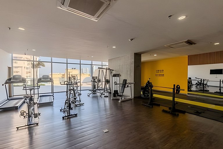 Experience luxury in Bocagrande with a bay view on the 33rd