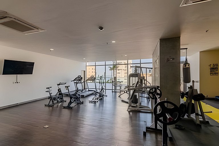 Experience luxury in Bocagrande with a bay view on the 33rd