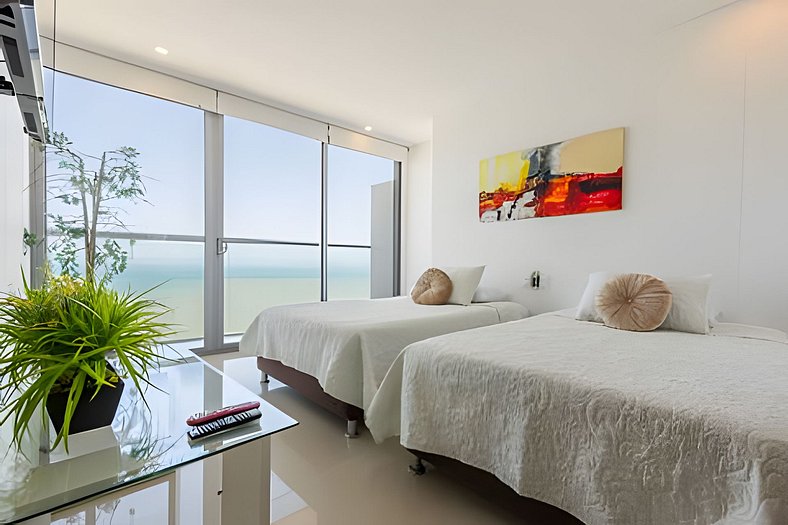 Awesome Oceanfront “Morros City” 29th floor 2R/3BR