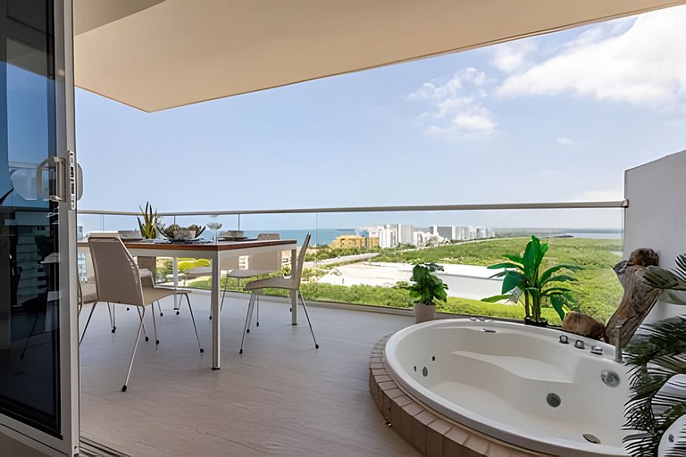 Luxury 2BR Jacuzzi Sea View 14th Floor