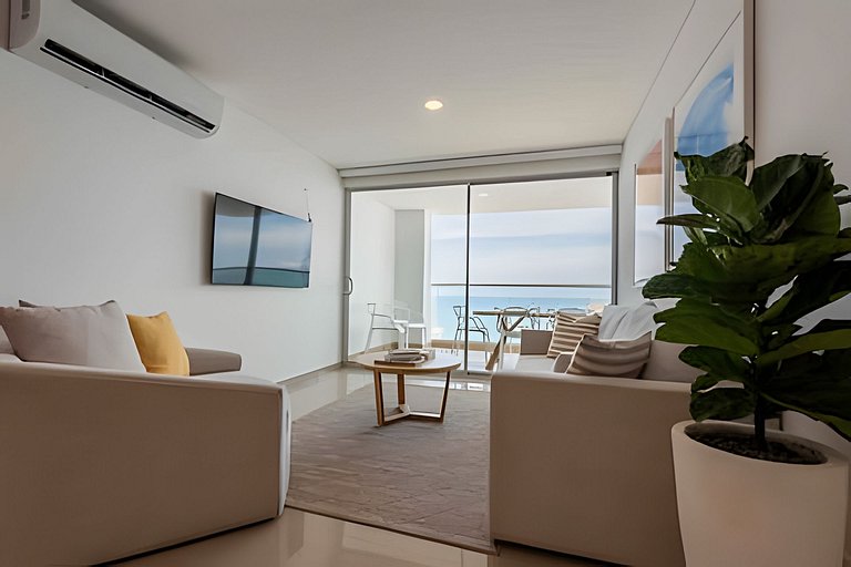 Modern 2BR next to the Walled City+Oceanside View