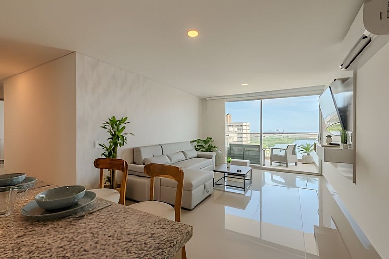 Modern 3BR apartment, Sea View and Historic Center