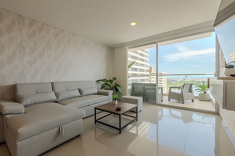 Modern 3BR apartment, Sea View and Historic Center