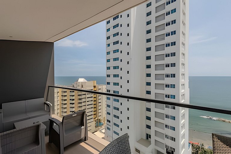 New Apt Beautiful Sea View and Walled City 2BR