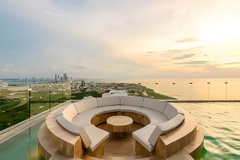 NEW Panoramic view, Infinite Pool/Historic Center